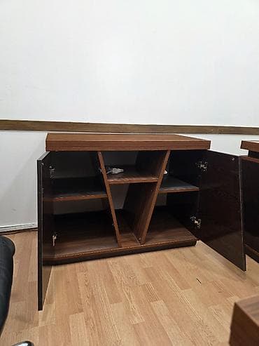 ofis dolablari: Livan mebelidi. Təmiz qoz ağacıdır. Əla vəziyətdədi Təcili satılır — 5