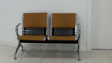 dəri stul: İki nəfərlik gözləmə oturacağı - Model: metal karkaslı, xrom örtüklü — 1