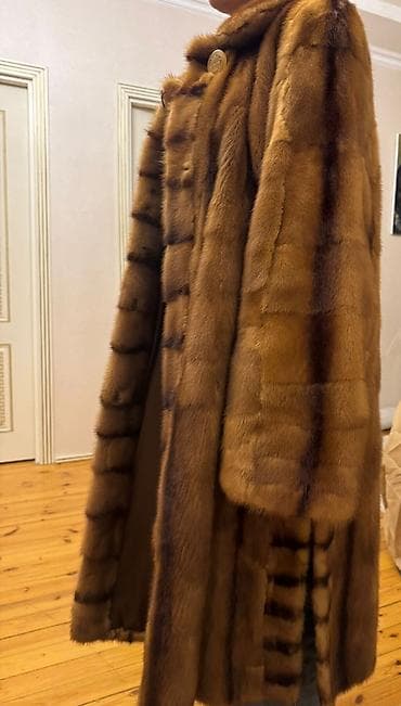 10 il əvvəl 7000₼-ə alınıb 🧥 Fantastie Furs by Cristos Tzikalagias –