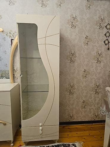 qonag desdi: Qonaq otağı üçün vitrinli mebel dəsti - Rəng: açıq krem - Dizayn: ön — 1