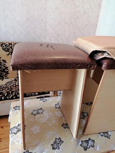 mini stol: Kuxna stol stulumu satıram. Stulun birinin üstü yanıb. Ama bele stolda — 4