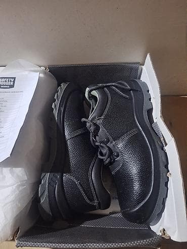 туфли новая не одевала не разу: Iş ayaqqabısı Yenidir — 2