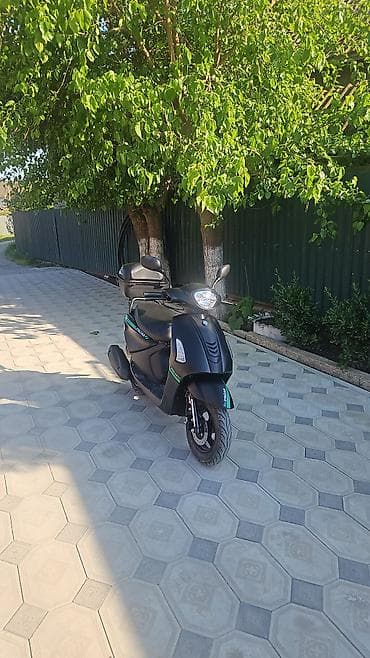 yan güzgü s: ZIGZAG şəhər skuterı - Rəng: mat qara, yaşıl akssent zolaqlar - — 3