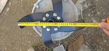 yer şumlayan traktor: Benzinli torpaq frezəsi (kultivator) yenidi qutudadi Güclü 7 at — 7