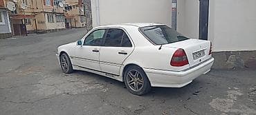 passat b5 turbo: Mercedes-Benz C-Class: 1.8 l | 1996 il Sedan — 2