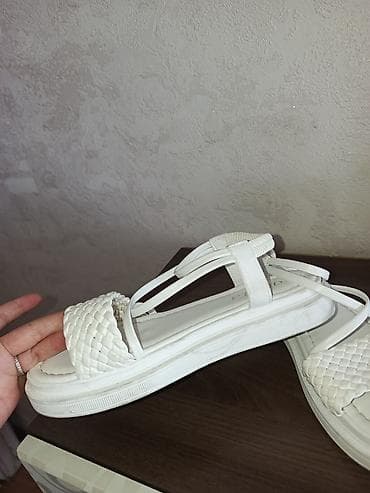 yaz basanoşkalar: Basanoşka ( Səndəllər ) yeni kimi çox az istifadə olunub. Geyinmədiyim — 1