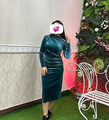 Zümrüd-yaşıl məxmər midi don Sadece 1 defe geyinilib - Parlaq, yumşaq