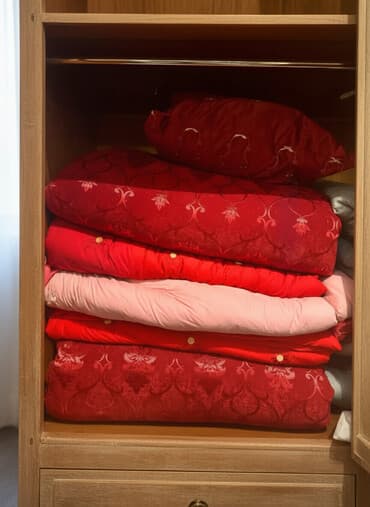 balaca tort: Yorğan və döşəklər satılır. Qalın döşəklər 25m,Nazik döşək 20 m — 2