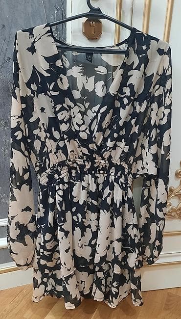 libas: Qadın paltarı – çiçək naxışlı şifon - Rəng: qara üzərində açıq — 1