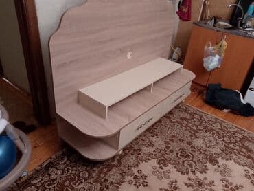 Yeni, Düz TV altlığı, Polkalı, Laminat