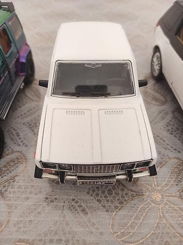 Məhsul: Kolleksiya üçün metal die-cast model avtomobillər (1:24 və — 9