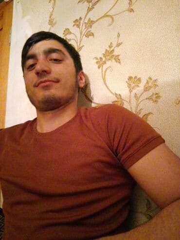 приталенные мужские футболки: Qısa qol qəhvəyi kişi köynəyi - Model: klassik yuvarlaq yaxalı, qısa — 1