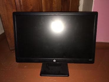 22 ekran monitör: HP 20 lik. Kalonkasida var monitor. VGA və DVI portları mövcuddur — 1