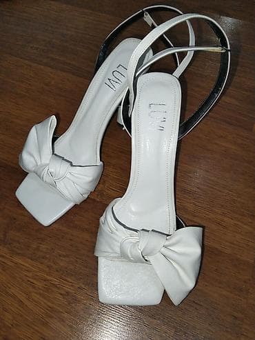 Ağ rəngli qadın sandaleti – LUMI 30 AZN‼️ 1 defe geyinilib‼️ - — 1