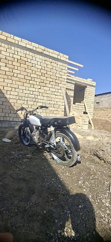 - AF50, 110 sm3, 2022 il, 28000 km