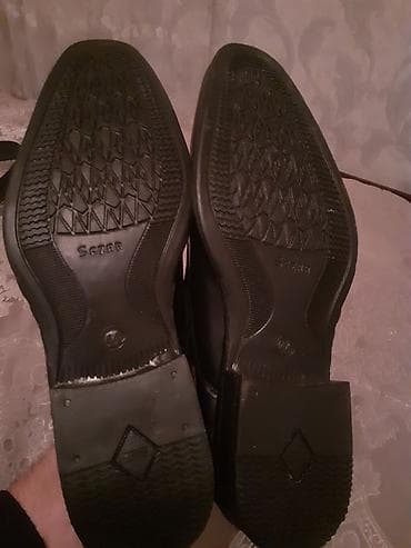 satt: Gencede satilir deri klassik ayaqabi Moskvadan baha alinib — 4