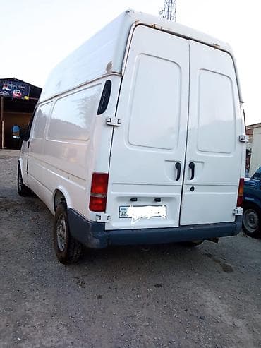 priora tekeri: Ford Transit: 2.5 l | 1997 il 350000 km Van body type — 5