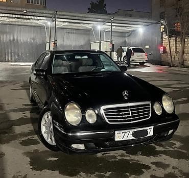 Mercedes-Benz E-Class: 2.2 l | 2000 il Sedan — 4