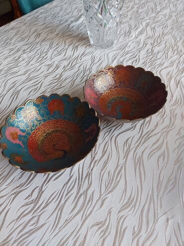 ваза напольная керамическая высокая: 2 ədəd bürünc şirniyyat qabı satılır. Əl işidi. Hindistan istehsalı — 1