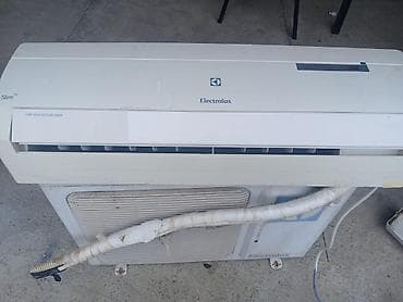 Electrolux split kondisioner seti işləkdir əla vəziyyətdədi heç bir