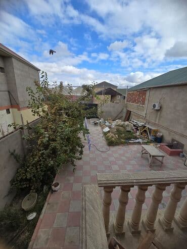 masazır həyət evi: Həyətyanı fərdi yaşa döşənmiş yol və meydança - Gül kolları və — 2