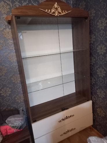 Stend vitrinləri: Şüşəli dolab vitrini, İşlənmiş, Ünvandan götürmə — 2