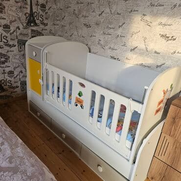 трансформер с пеленальным столиком: Для девочки и мальчика, Новый, Четырехугольная, Колыбель, С бортиками, С матрасом, С механизмом качания — 1