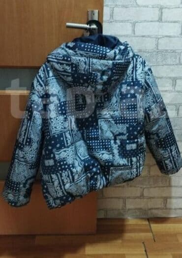 sumqayitda qadin ucun is elanlari: - Rəng: tünd göy üzərində açıq naxışlı (patchwork/bandana tərzi print) — 2