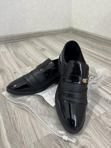 ayaqqabı: Kişi klassik tufliləri – qara, parlaq üst səthli - Model: loafers — 2