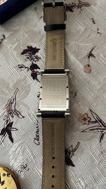 CERRUTI 1881 kişi qol saatı - Dizayn: Uzunsov, qabarıq düzbucaqlı — 4