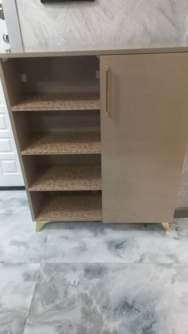 Açılan, 1 qapı Düz dolab, Ayaqqabı dolabı