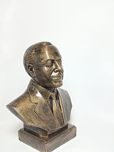 heyder eliyev sekilleri: Fiqur — 7