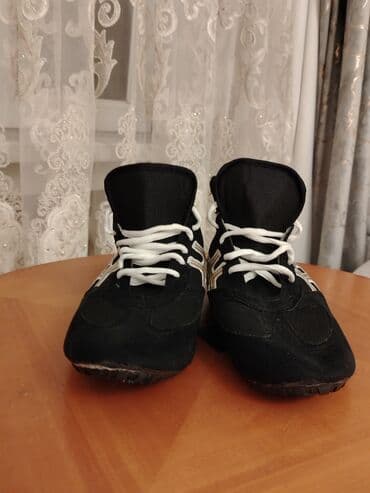 asic: Məhsul: Təzpa/“6” loqolu güləş ayaqqabıları Xüsusiyyətlər: - Rəng — 4