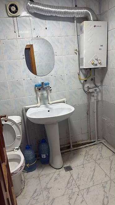 xalqlar dostluğu ev: 🏠 Kirayə verilir – İnşaatçılar metrosunun yaxınlığı 📍 Köhnə tikili — 7