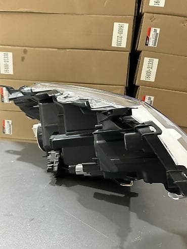 toyota super: Toyota Vits ön fara 81170-52L60 Alternativlər: * 81170-52L61 * — 4