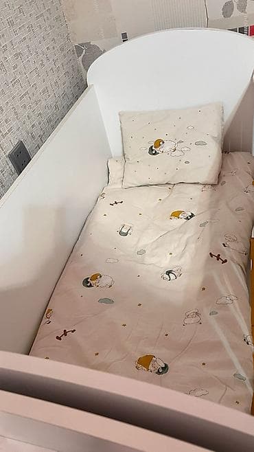 Uşaq mebeli: Oğlan və qız üçün, Dördbucaq, Beşik, Dəst ilə, Matras ilə, Yellənmə mexanizmsiz — 4