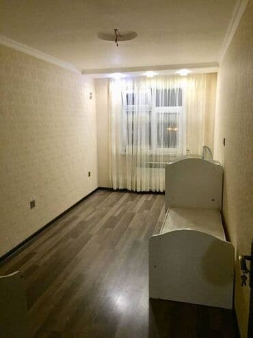 2 otaqlı mənzil vasitəçisiz: Bakı, 2 otaqlı, Köhnə tikili, m. Neftçilər, 50 kv. m — 2