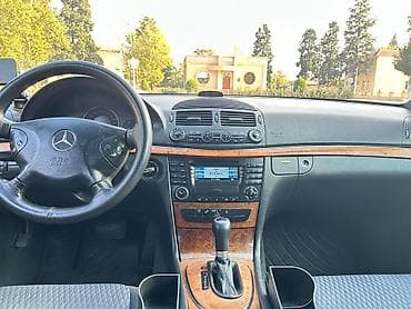 almaniya maşın satışı: Mercedes-Benz E-Class: 2.2 l | 2003 il Sedan — 8