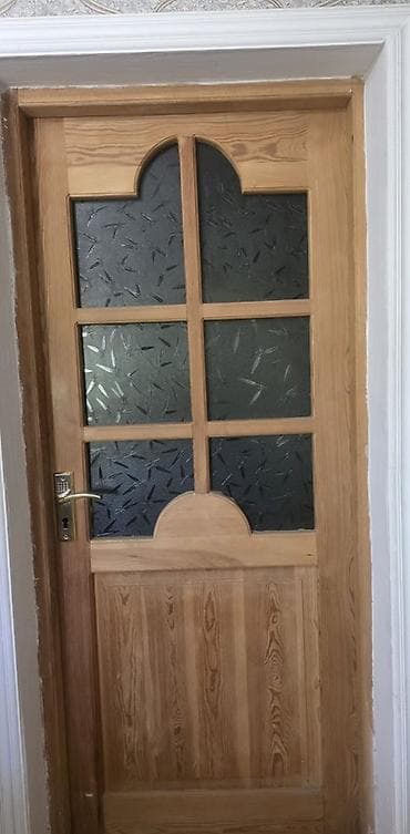 qapi taxda: Taxta interyer qapıları – şüşəli klassik dizayn Çərçivə yoxdur. Taxta — 3