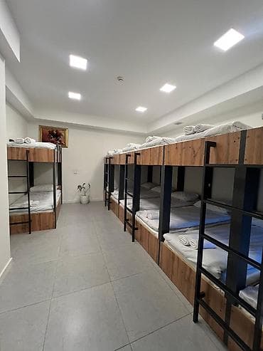 40 ədəd kravat satılır. Əvvəlki Hosteldə olub. Hamısı yaxşı