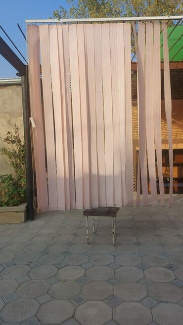 Vertikal jalüz pərdə dəsti - Rəng: açıq pudra/şampan - Tip: şaquli