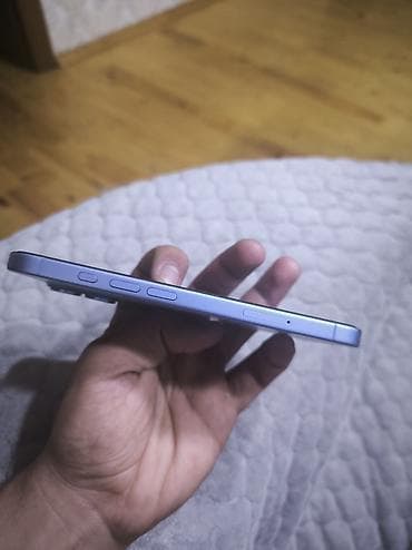 samsung tab a: IPhone 16 — 2