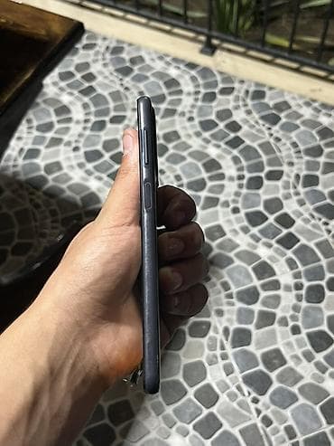 Samsung a23 Boz reg 128 gb yaddaş 4 gb ram Təkcə ekran deyişilmelidir — 4