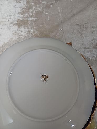 kofe qablari: Çex kobaltdi. 25il əvvəl alinib. şirniyyat qabı 50 azn 6 boşqab — 6