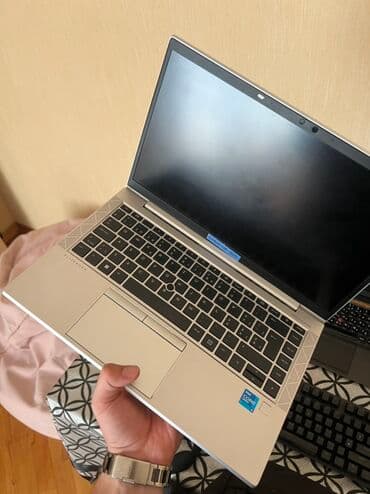 Мониторы: HP EliteBook, 15.6 ", Intel Core i5, 512 ГБ — 3