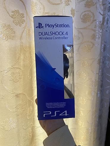 i̇phone 11pro max: Sony playstation 4 dualshock Acilmayib,karopkadadir.Uzerinde zaryatka — 2