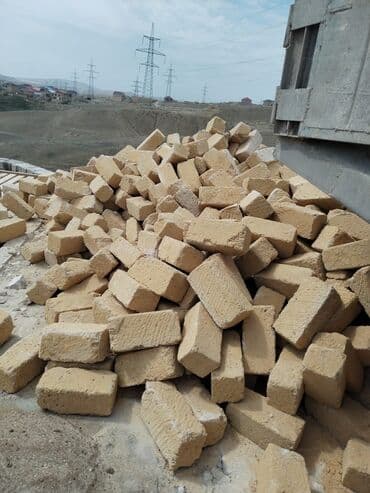 kabancik daslar: Məhsul: (daş hasar/blok) Qiymət 65qep əlaqə üçün 0503445411 Təsvir — 2