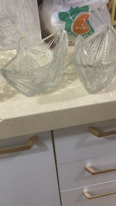 süd qabı: Kolleksiya: kəsimli şüşə/kristal qablar dəsti - 2 ədəd üçkünc formalı — 1