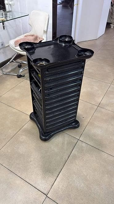 mebel kuxna: Katalka satılır 40 AZN-ə.Unvan Gençlik (sevaesmet &a — 1