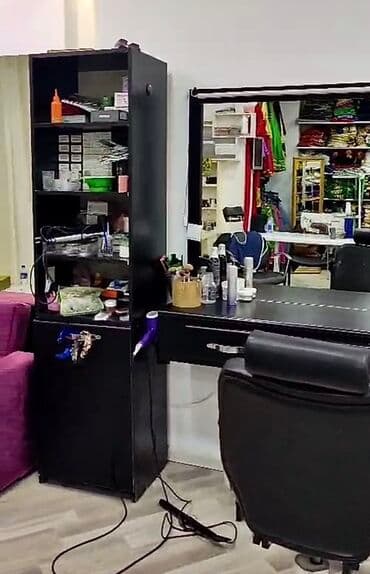 bərbər guzgusu: Salon mebeli dəsti – vizaj və bərbər iş sahəsi Tərkib: - 2 ədəd böyük — 4